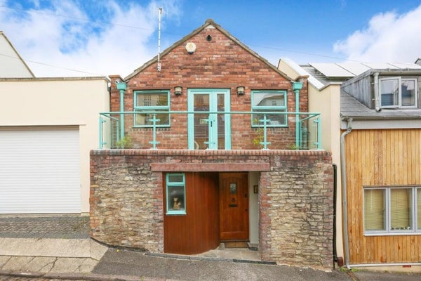 House Sydenham Lane in Bristol