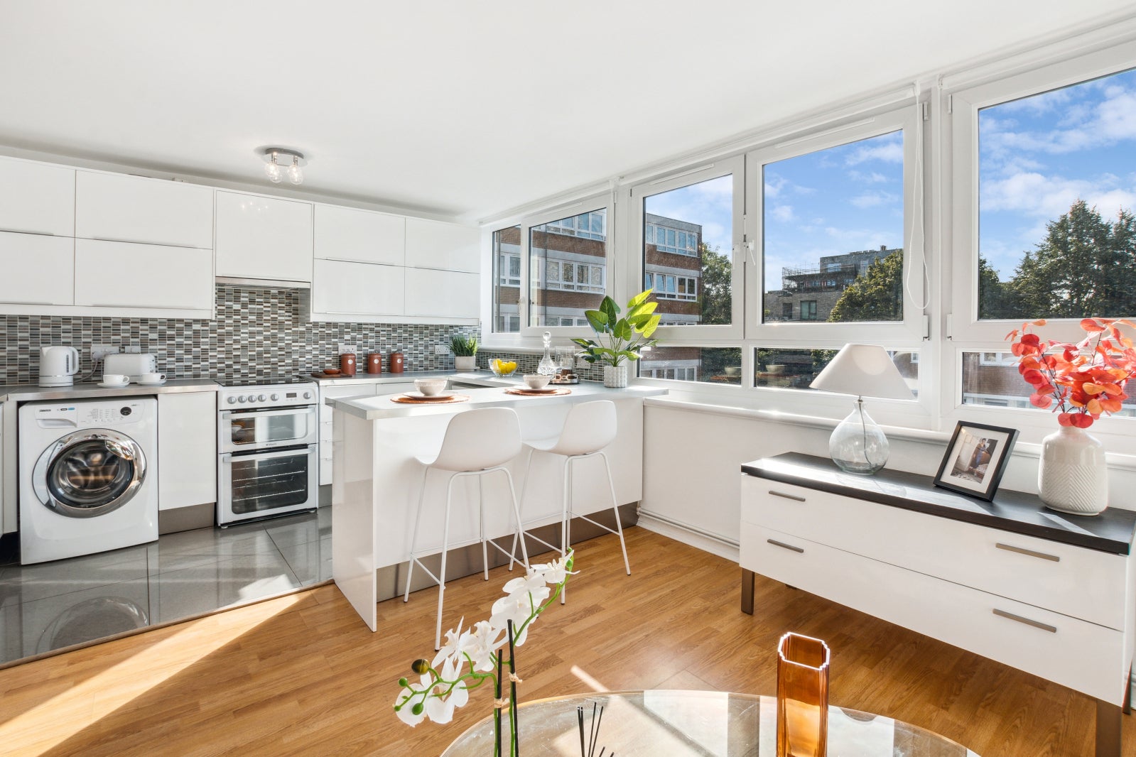 Flat Westbridge Road in Greater London