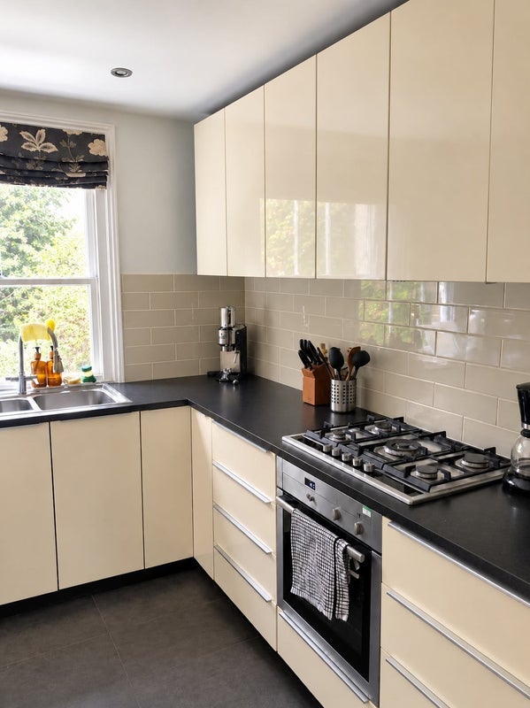 Room Bancroft Road in Greater London