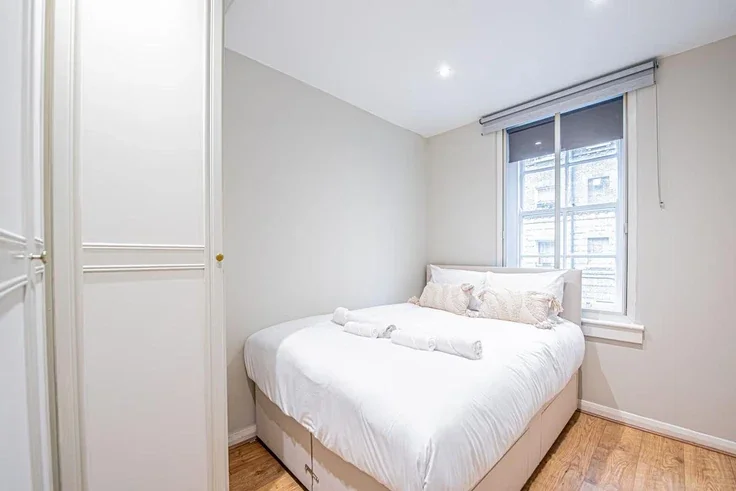 Flat Crown Court in City of Westminster