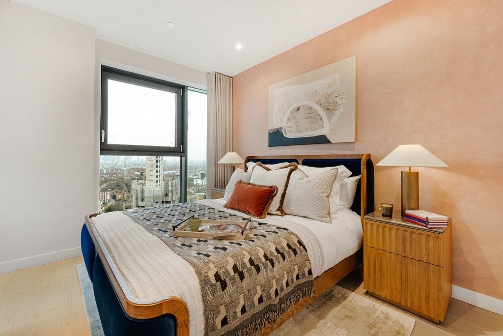Flat Bodley Way in Greater London