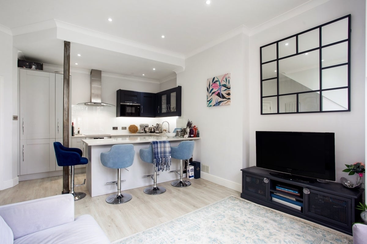 Flat Willesden Lane in Greater London