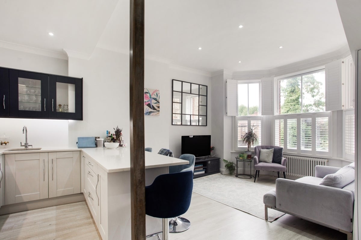 Flat Willesden Lane in Greater London