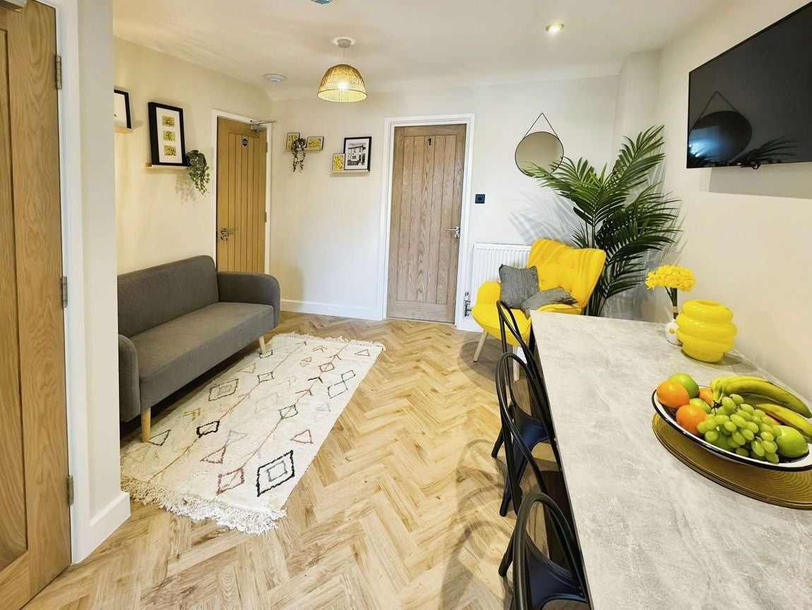 Room Dixon Street in Swindon