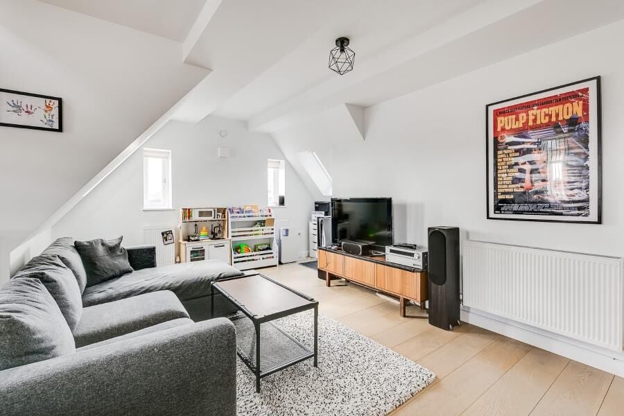 Flat Compayne Gardens in Greater London