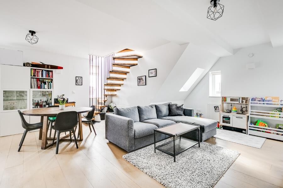 Flat Compayne Gardens in Greater London