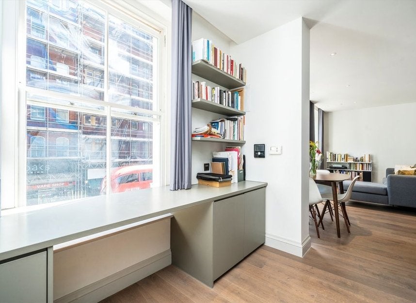 Flat Grays Inn Road in Greater London