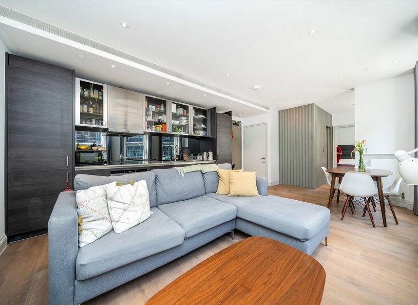 Flat Grays Inn Road in Greater London