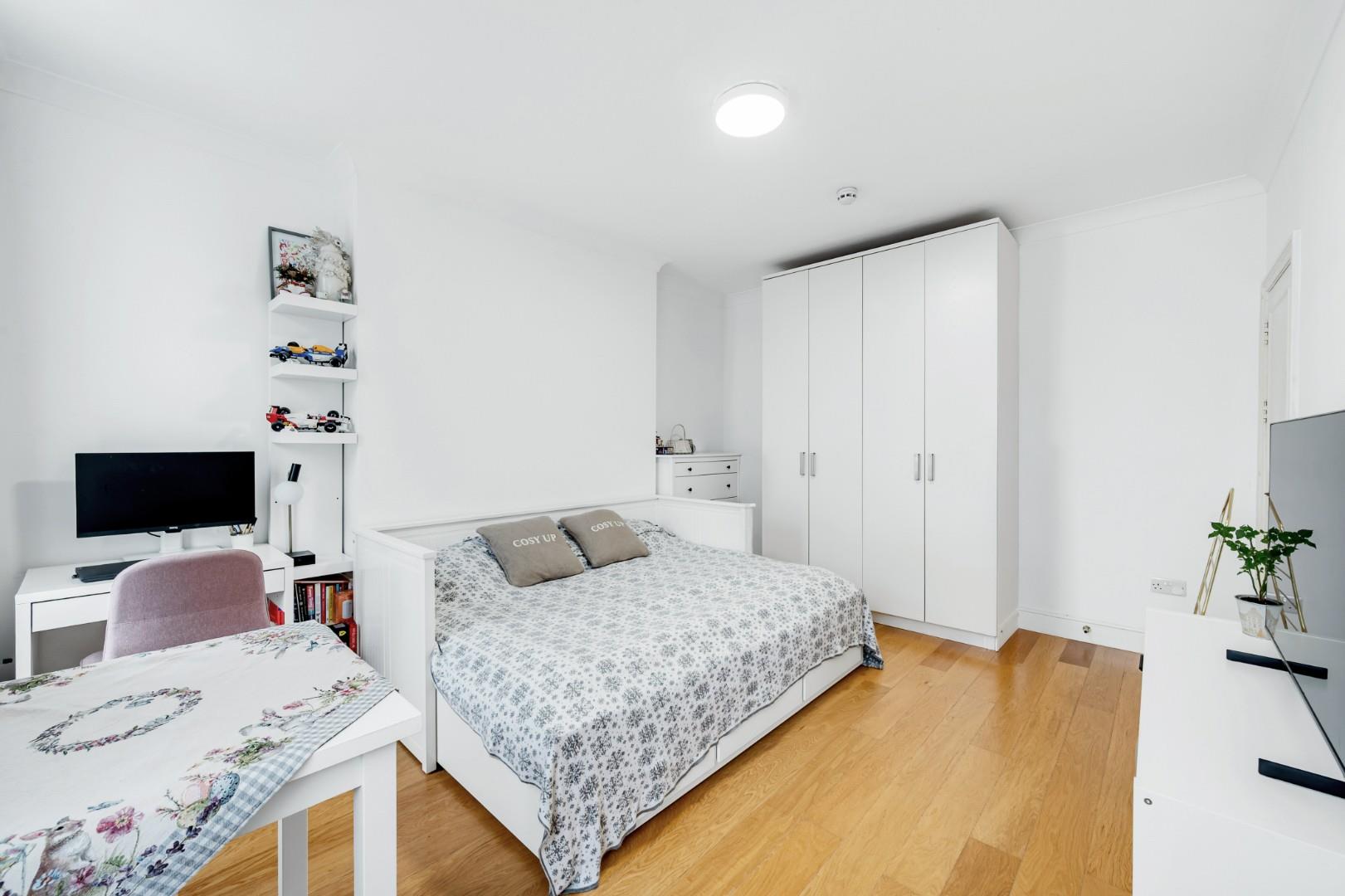 Flat Windsor Road in Greater London