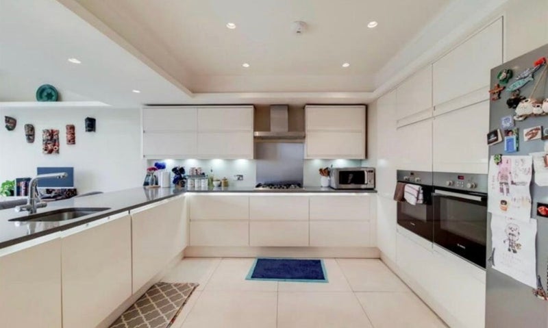Room Courthope Villas in Greater London