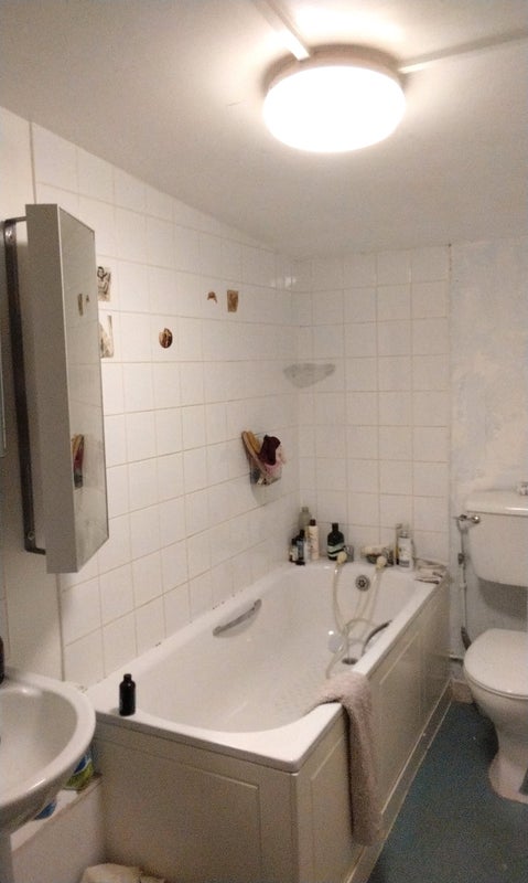 Room Leighton Road in Greater London