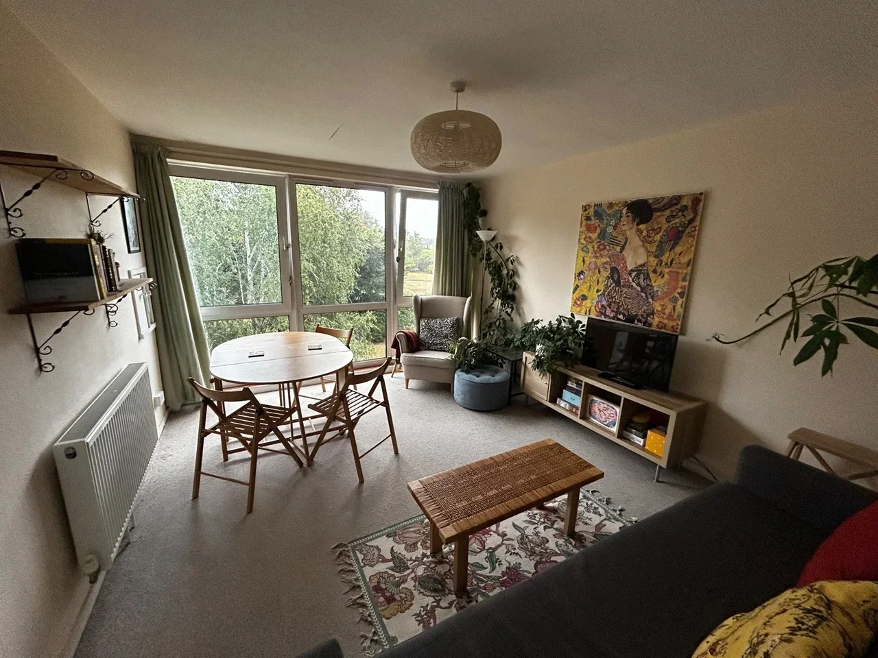 Flat Albemarle Road in Greater London