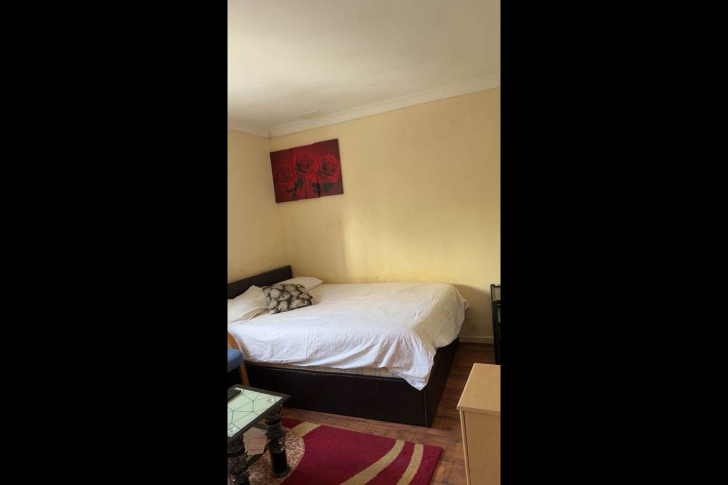 Room Willow Way in Greater London
