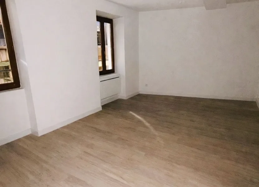 Flat Rue de la République in Renage
