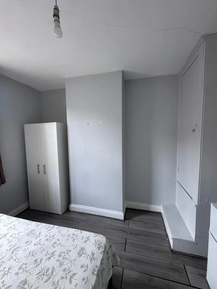 Room Lordship Lane in Greater London