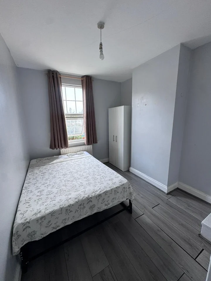 Room Lordship Lane in Greater London