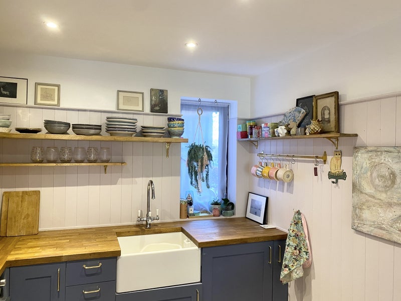 Room Riverside Close in Greater London