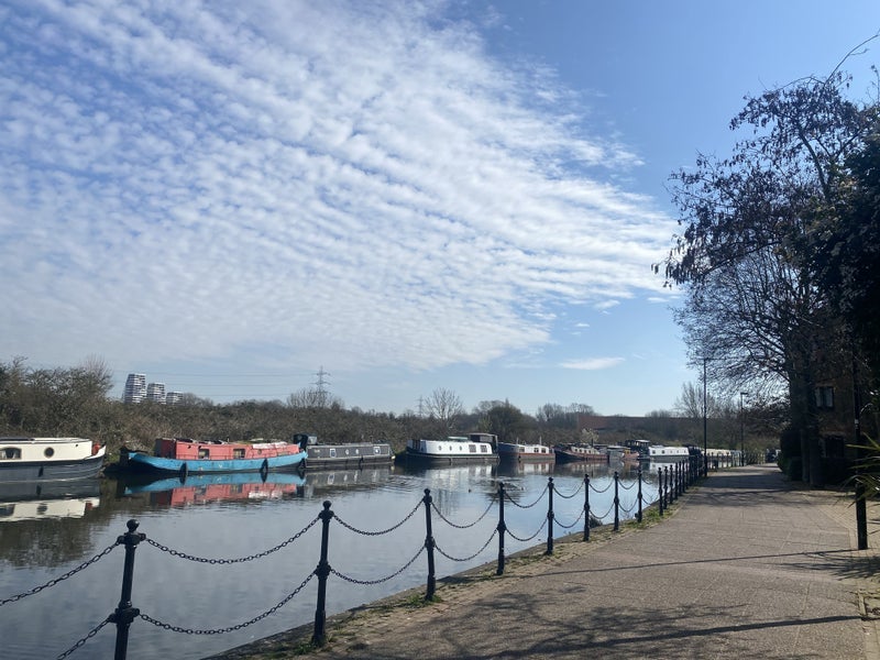 Room Riverside Close in Greater London