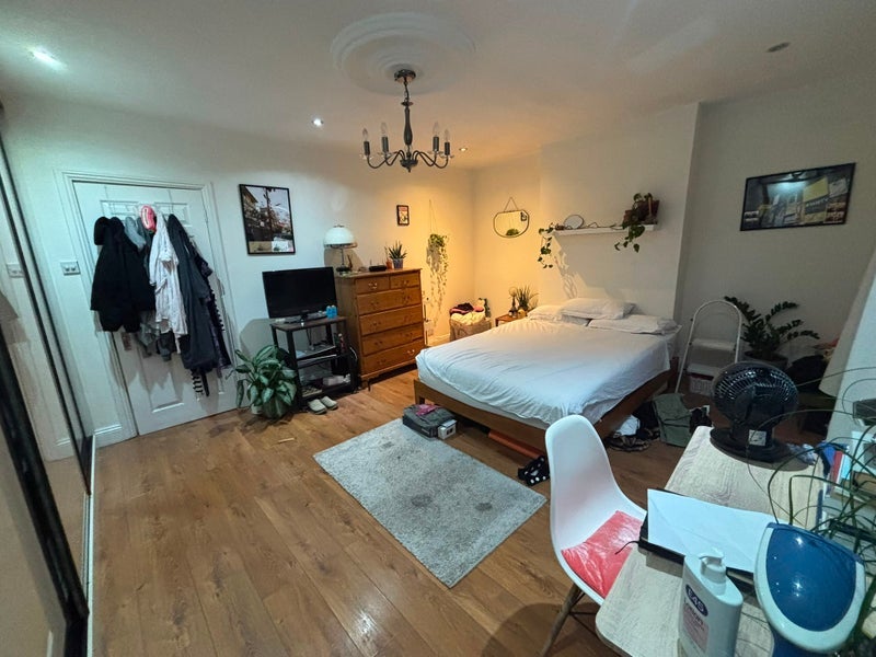 Room Melbourne Grove in Greater London