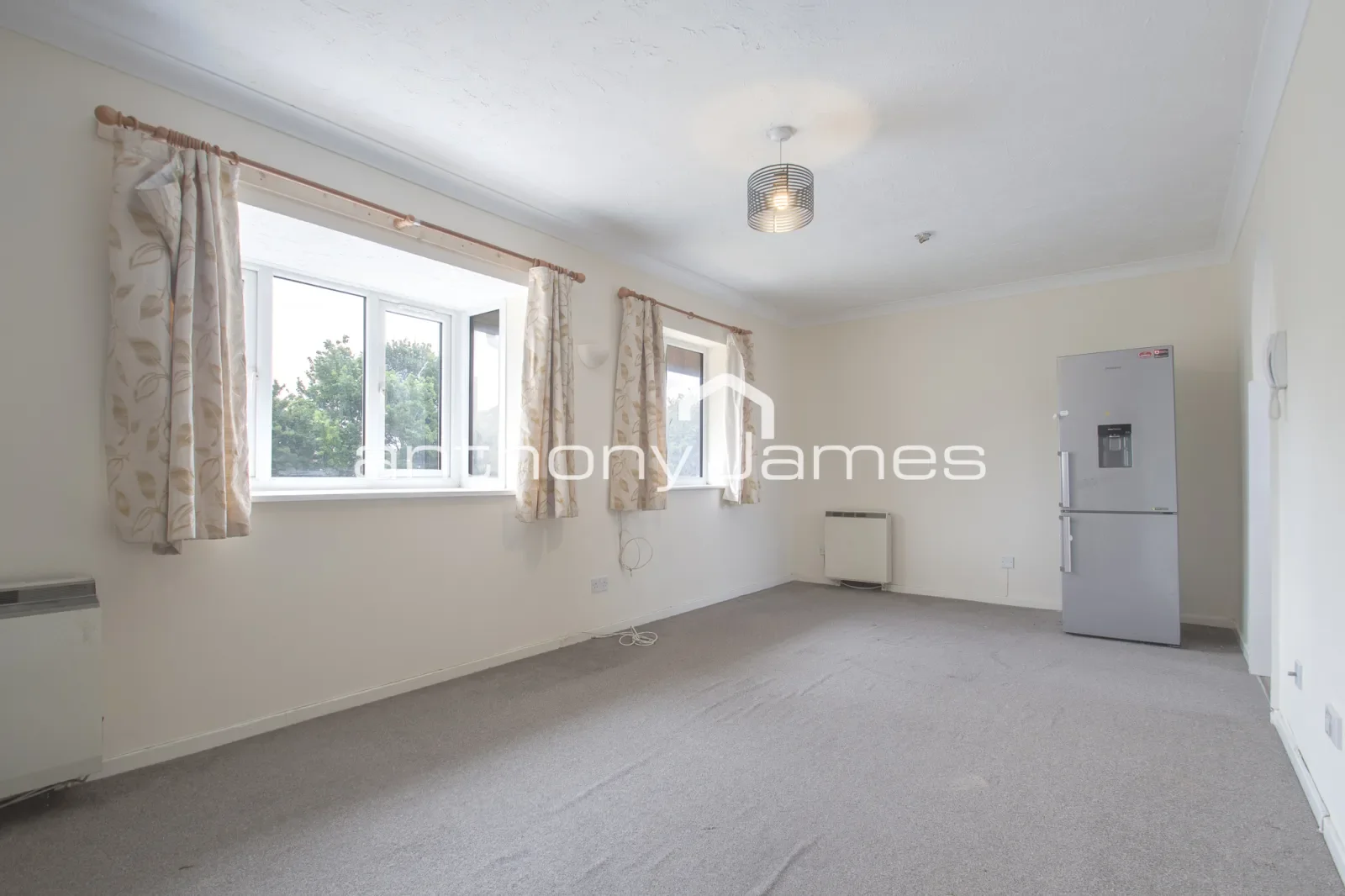 Flat Frobisher Road in Greater London