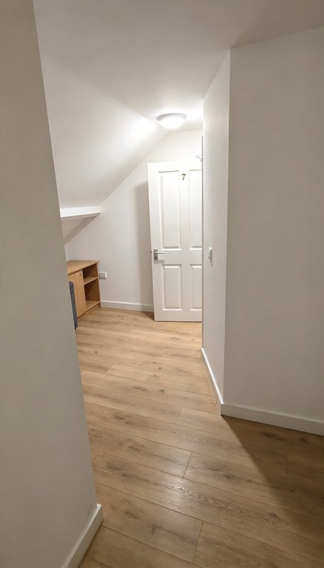 Room Derby Road in Greater London