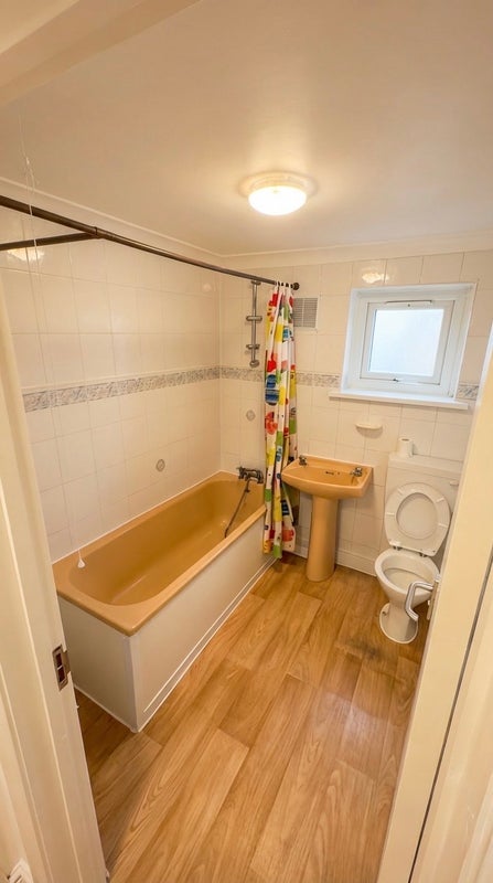Room Derby Road in Greater London