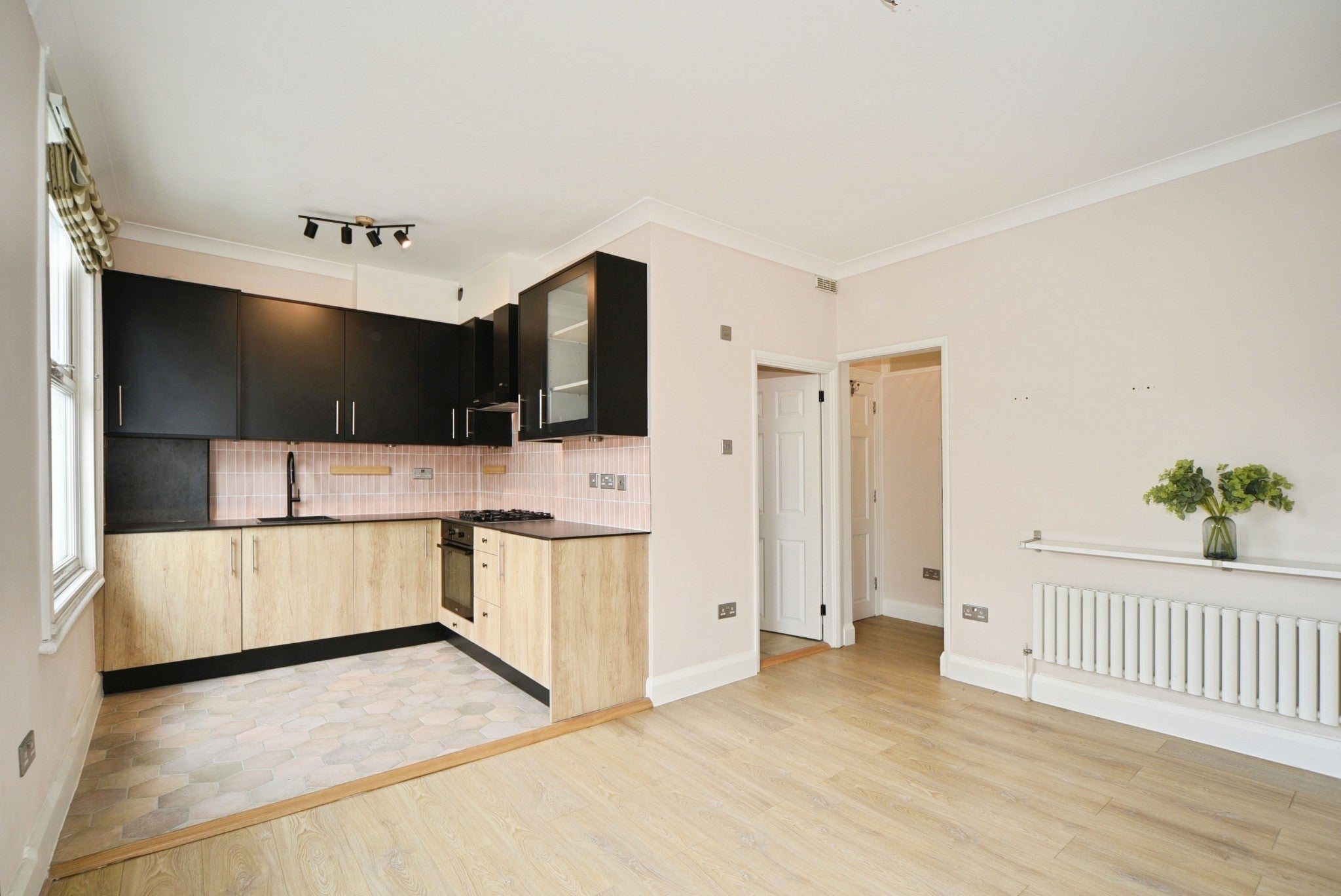 Flat Eastdown Park in Greater London