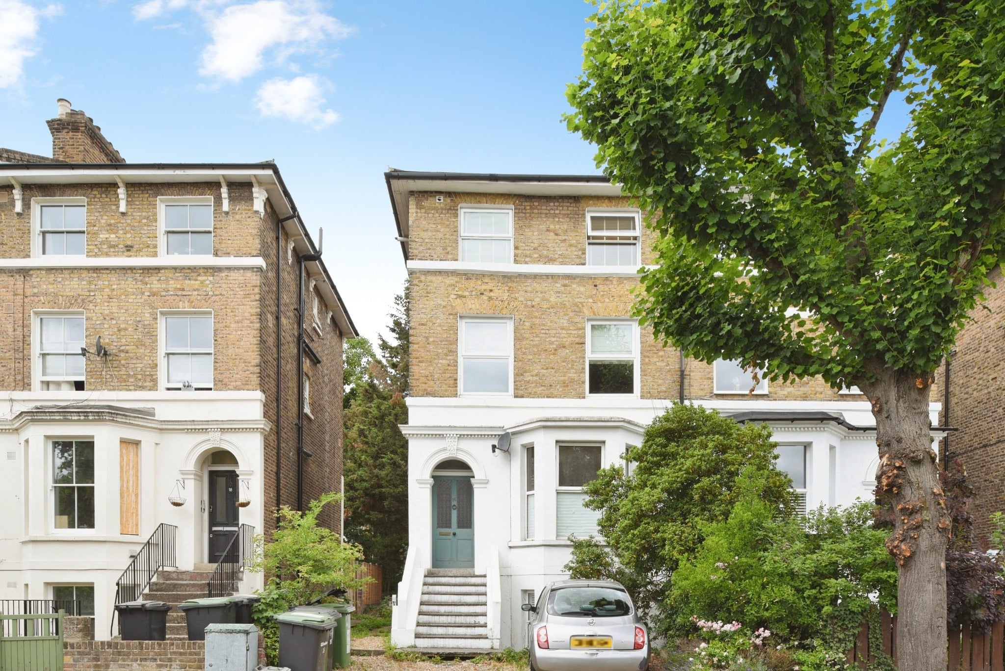 Flat Eastdown Park in Greater London