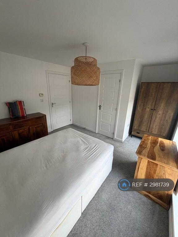 Room Fen Street in Milton Keynes