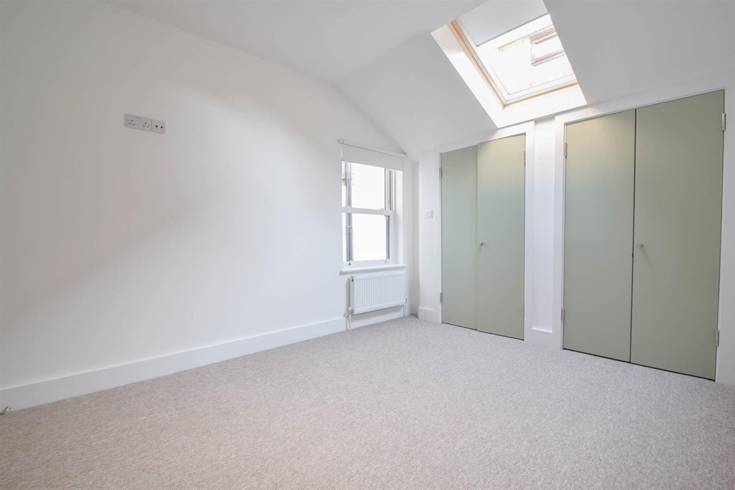 Flat Brownswood Road in Greater London