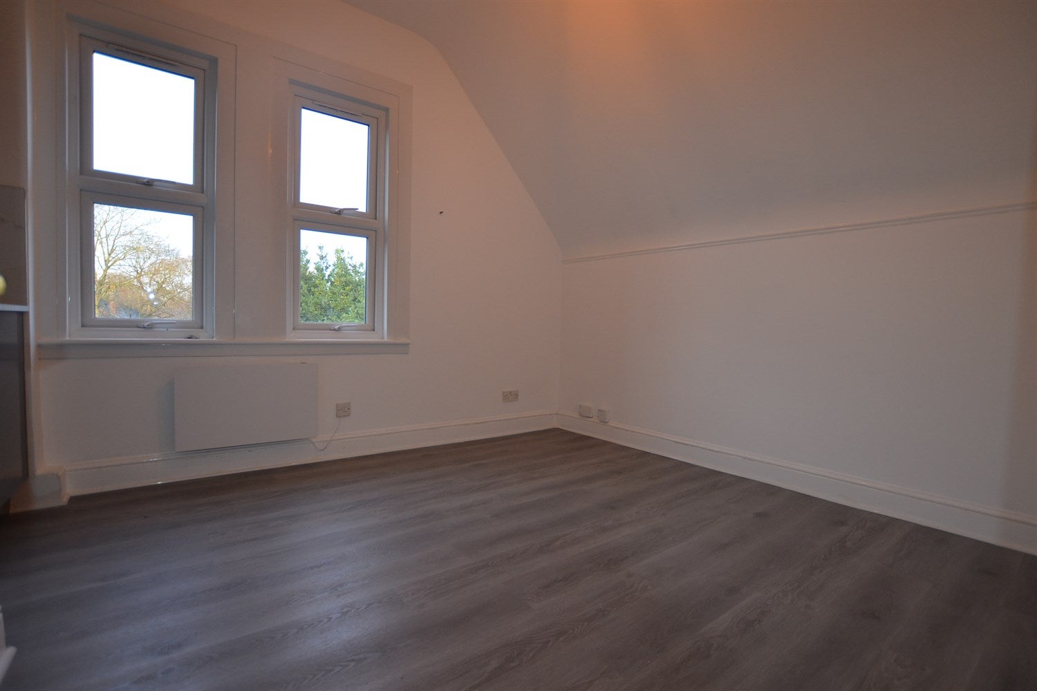 Flat Hermon Hill in Greater London
