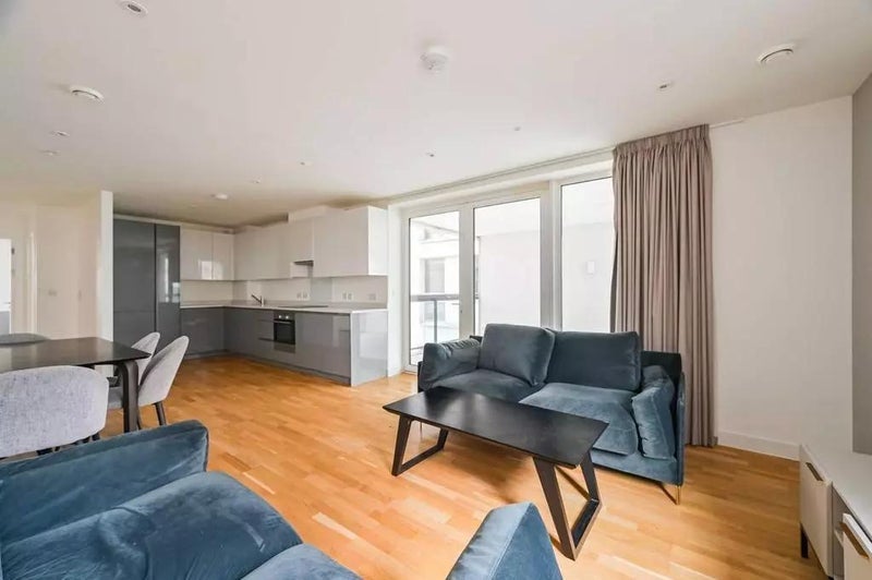 Room Liberty Bridge Road in Greater London