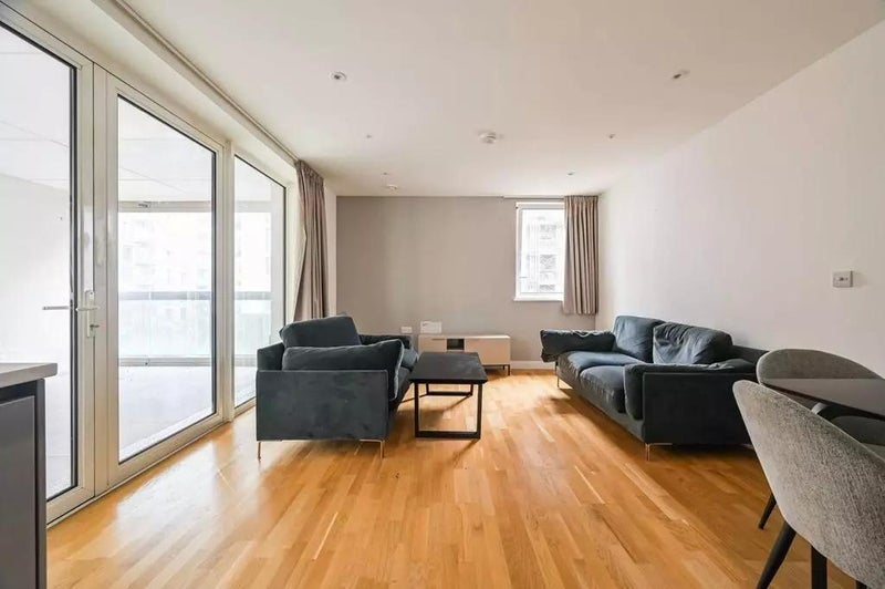 Room Liberty Bridge Road in Greater London