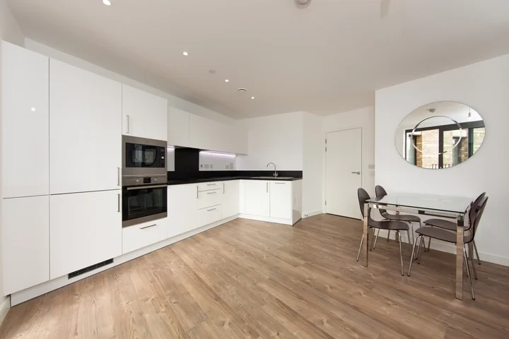 Flat Bramwell Way in Greater London