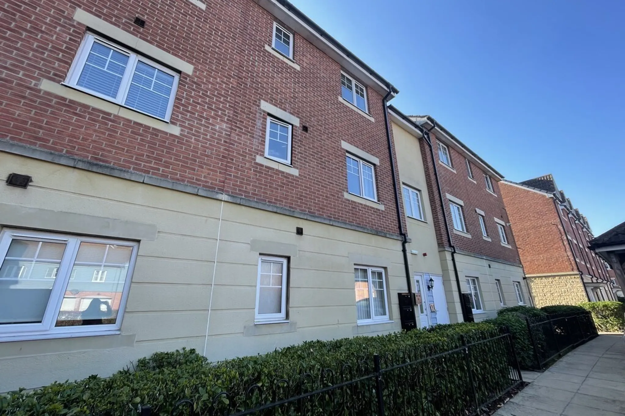 Flat Riverside Close in Bridgwater