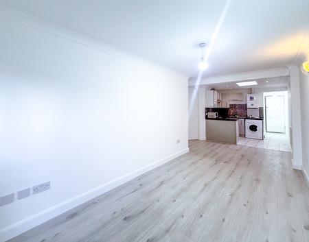Flat St Albans Road in Watford