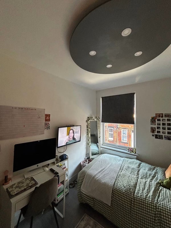 Room Thornville Avenue in Leeds