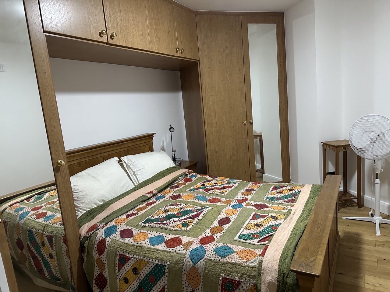 Room Central Road in Greater London
