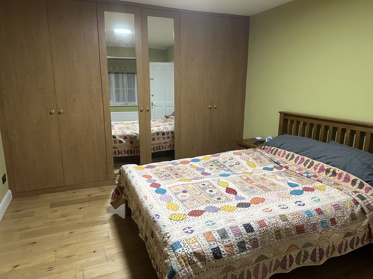 Room Central Road in Greater London