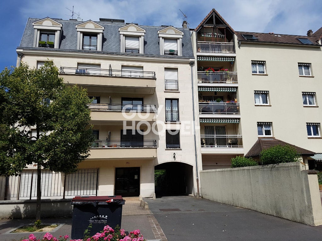 Flat Avenue du Général de Gaulle in Le Plessis-Trévise
