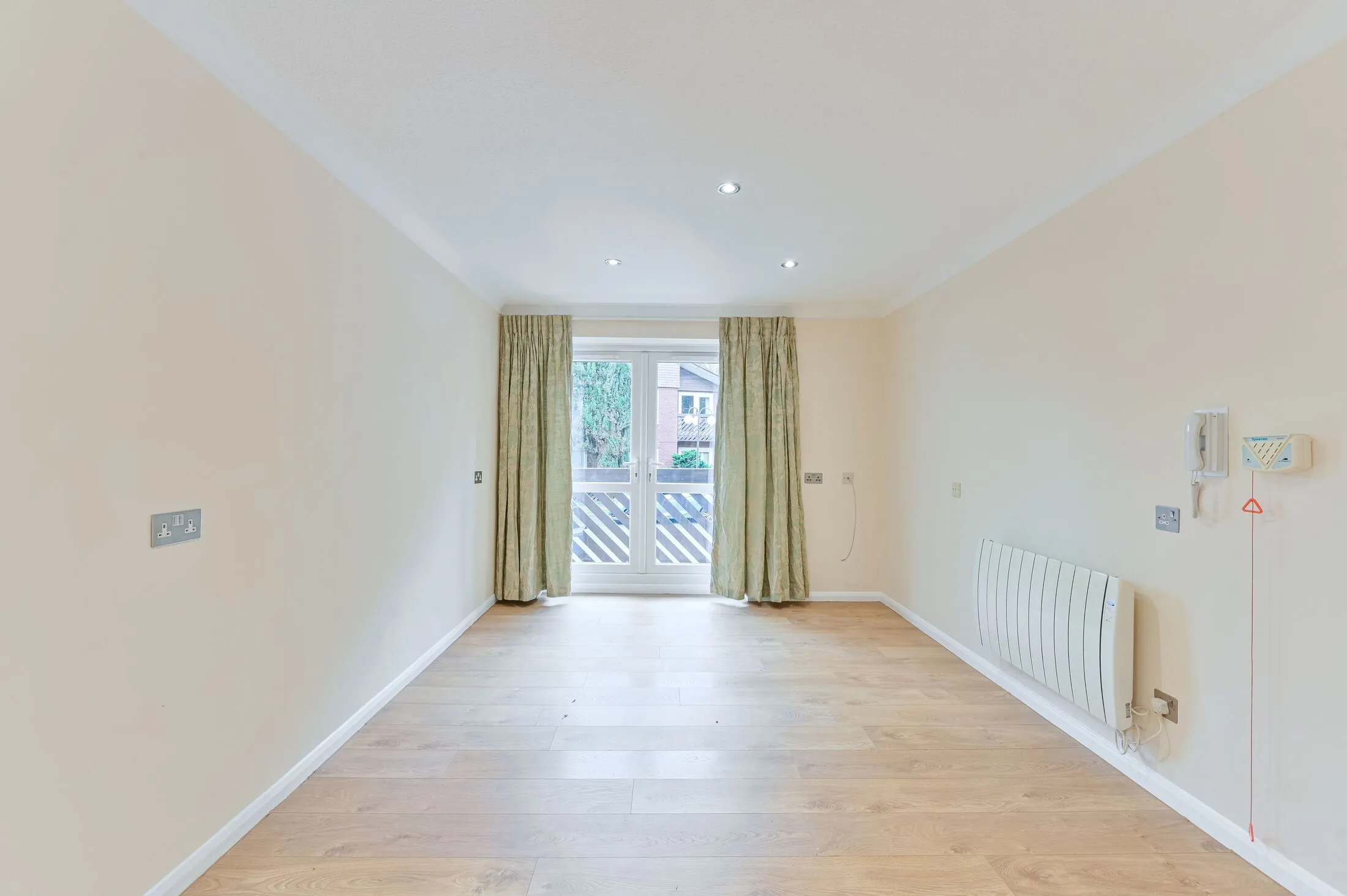 Flat Lords Close in Greater London