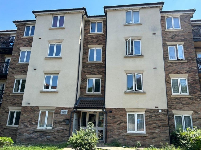 Flat Rockwell Court in Maidstone