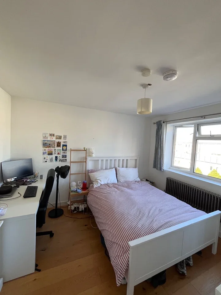 Room Ellsworth Street in Greater London