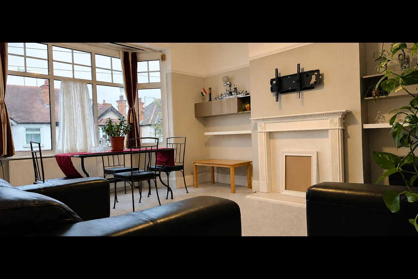 Flat Radnor Road in Greater London