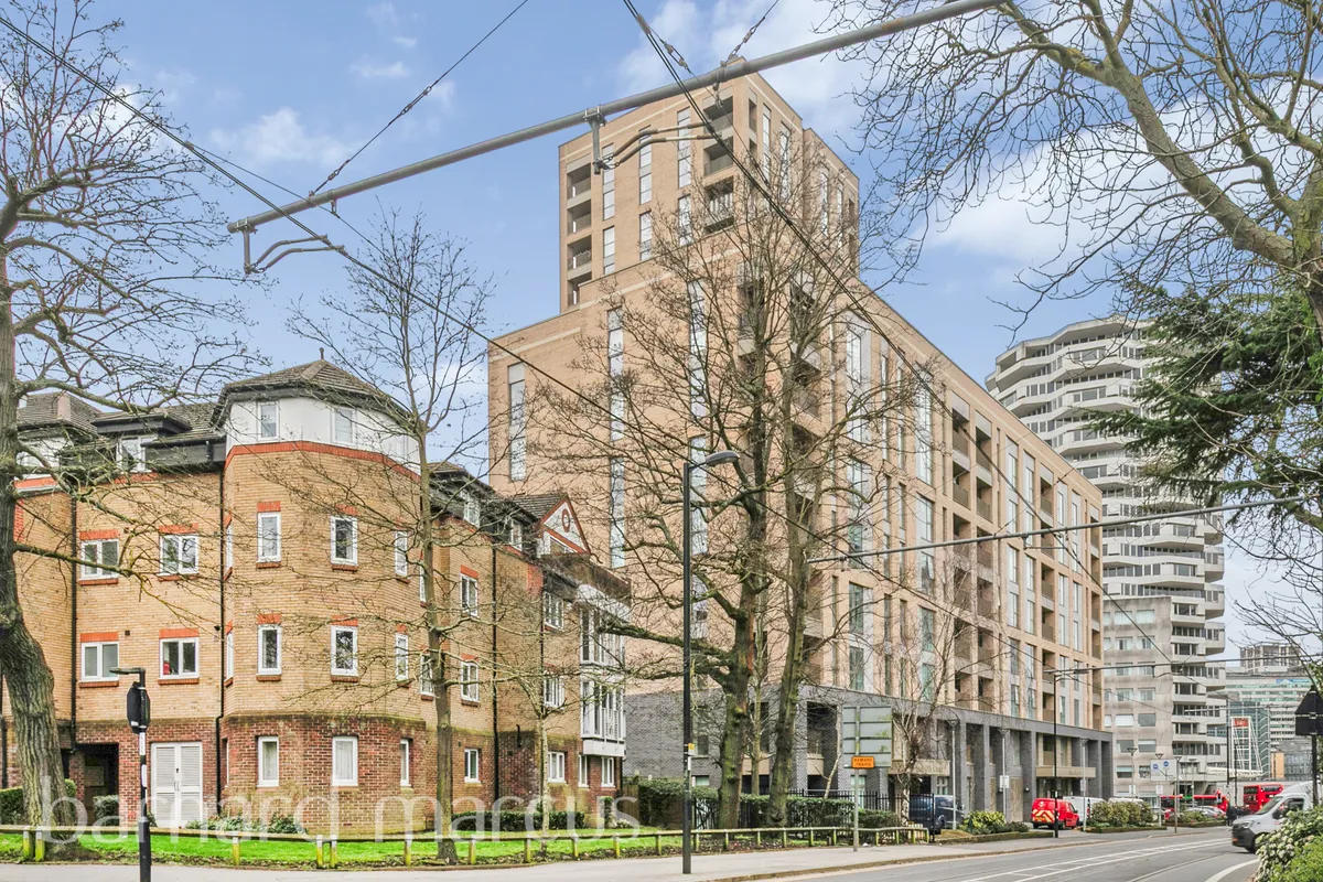 Flat Addiscombe Road in Greater London