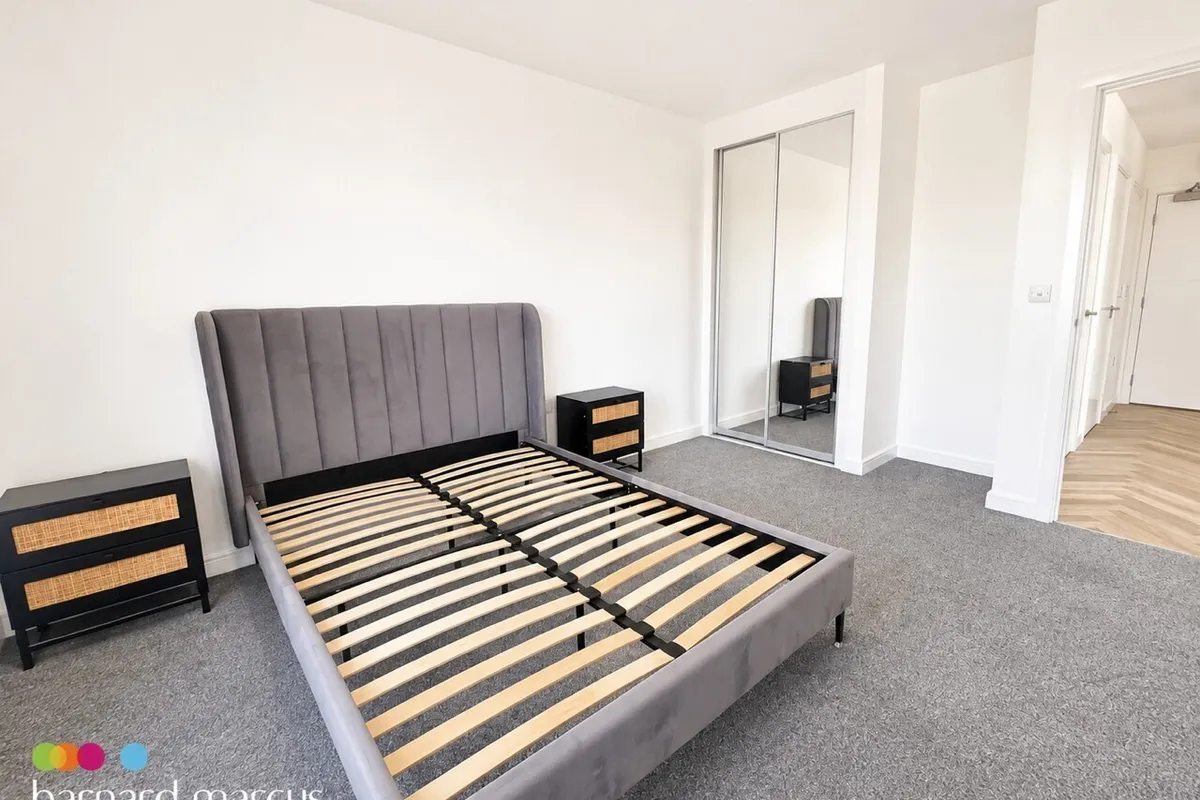 Flat Addiscombe Road in Greater London