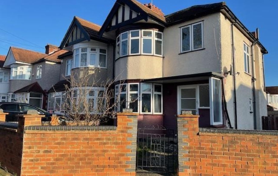 House Kingshill Drive in Greater London