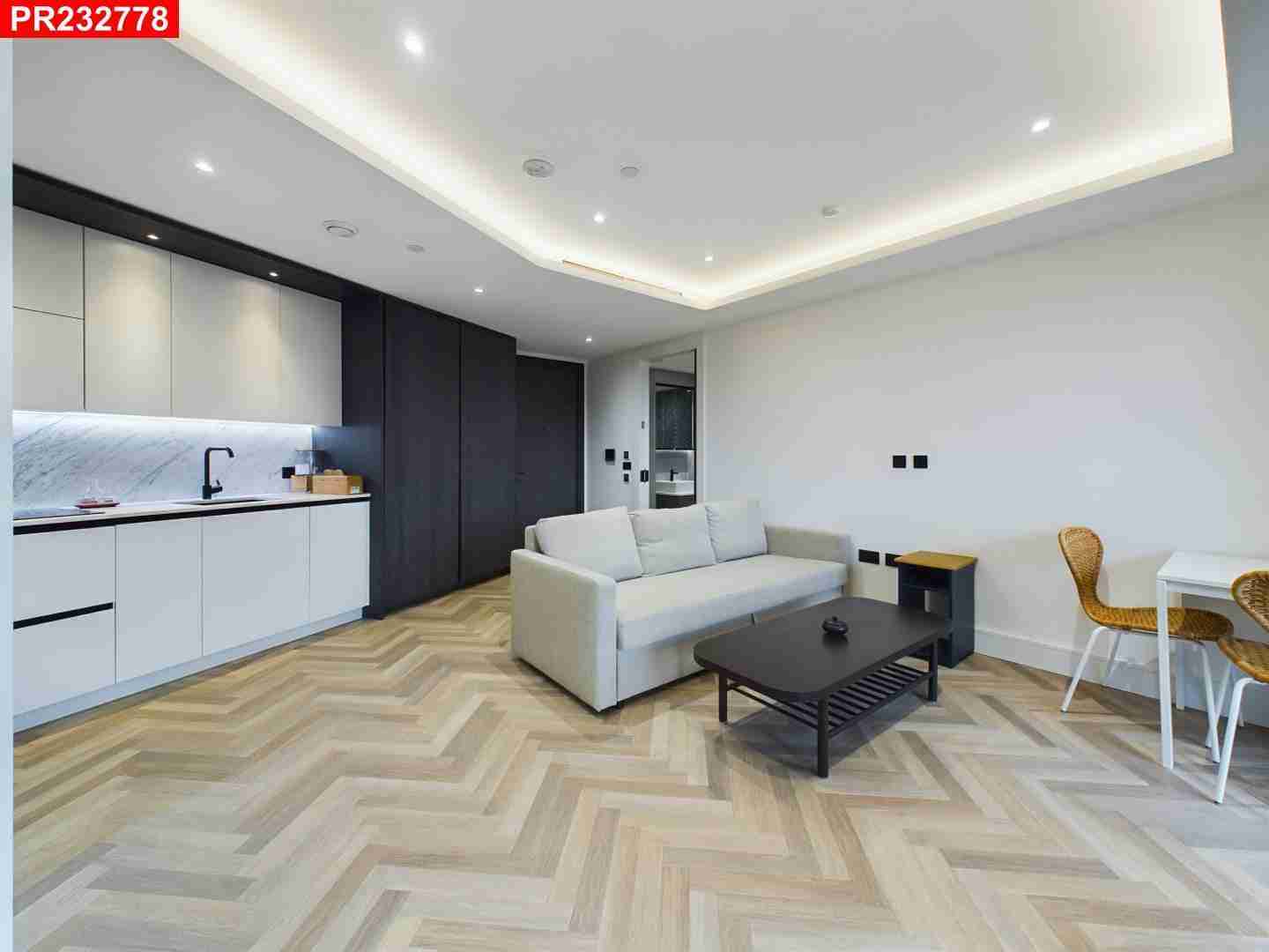 Flat Sawyer Street in Greater London