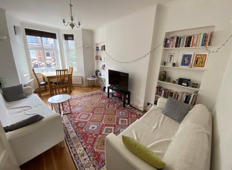 Flat Glenmore Road in Greater London