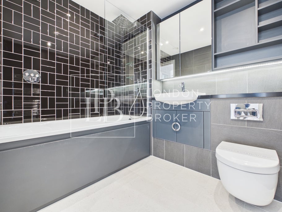 Flat Nathan Way in Greater London